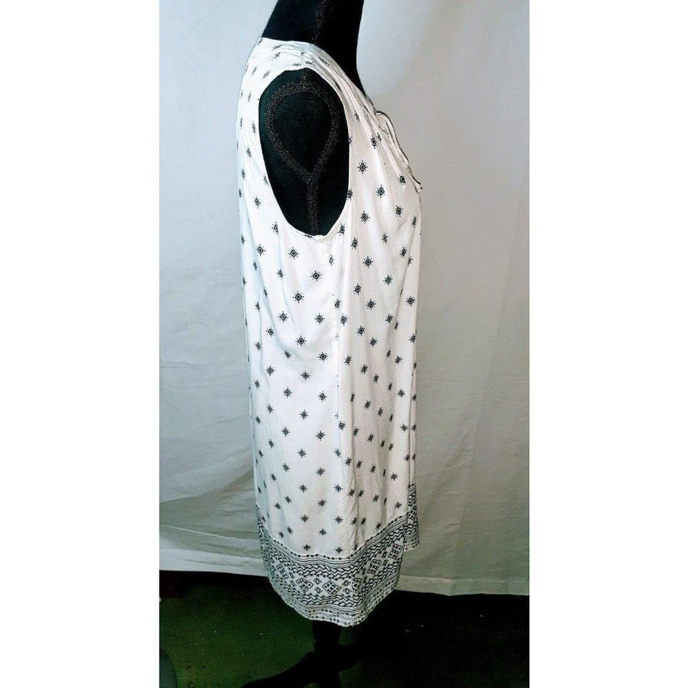 Dress - Picture 2 of 5